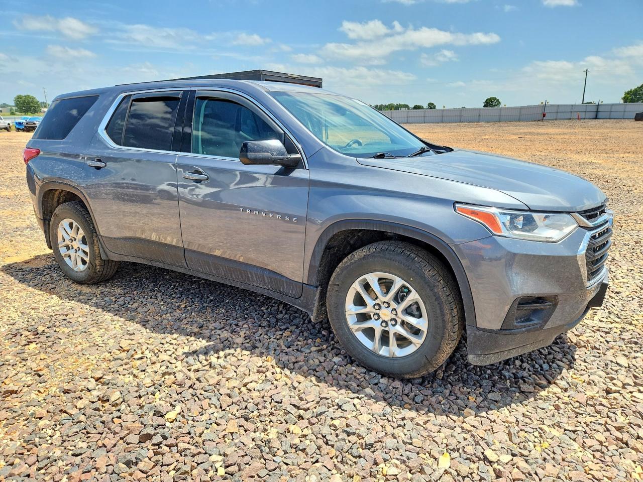 2021 Chevrolet Traverse Ls - Image 4