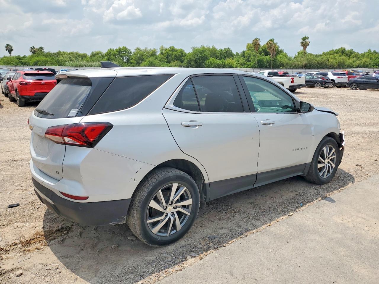 2022 Chevrolet Equinox Lt - Image 3