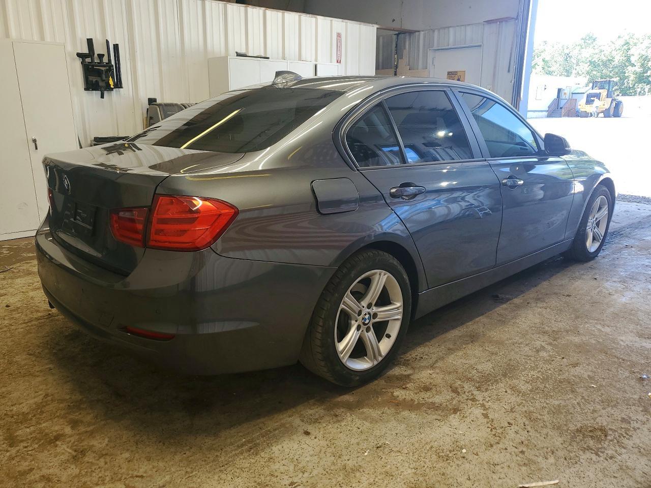 2014 BMW 328 Xi Sulev - Image 3