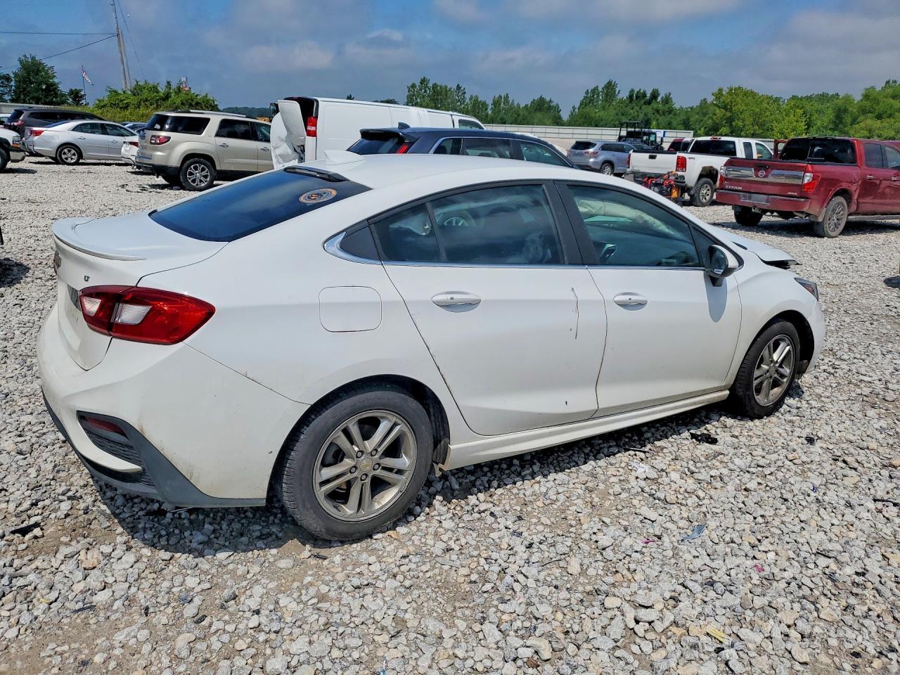2018 Chevrolet Cruze Lt - Фото 3