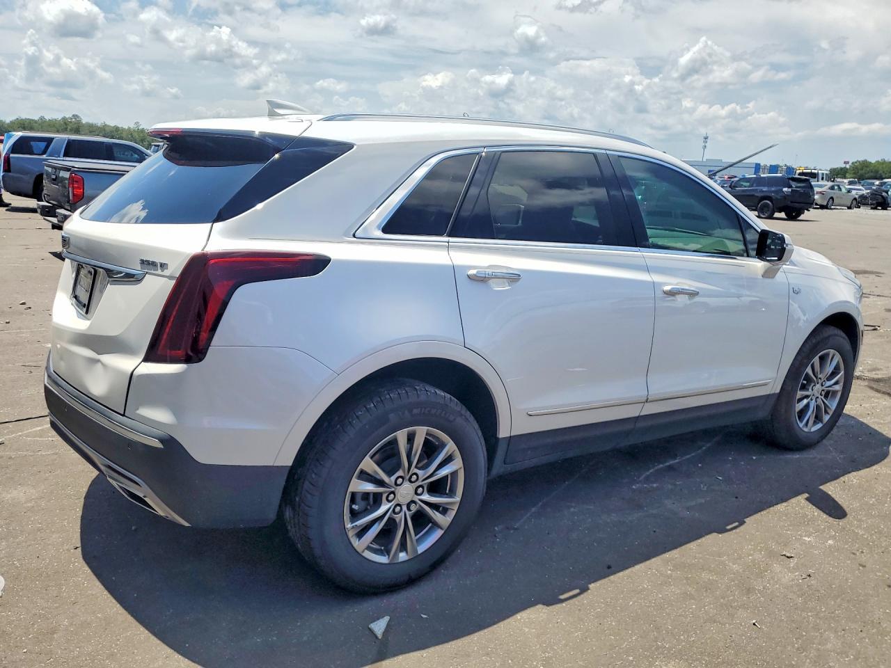 2022 Cadillac Xt5 Premium Luxury - Фото 3