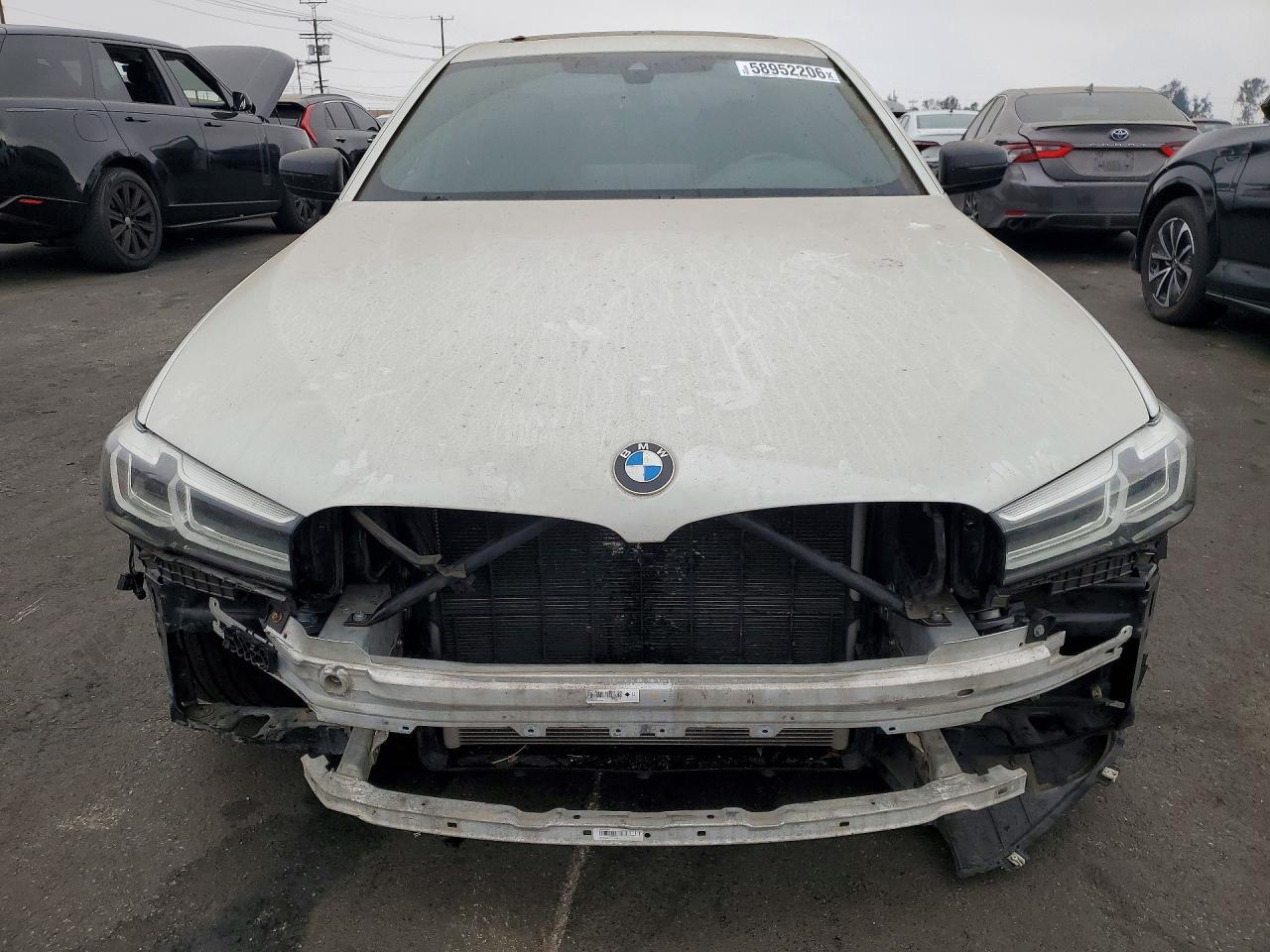 2021 BMW 530 I - Image 5