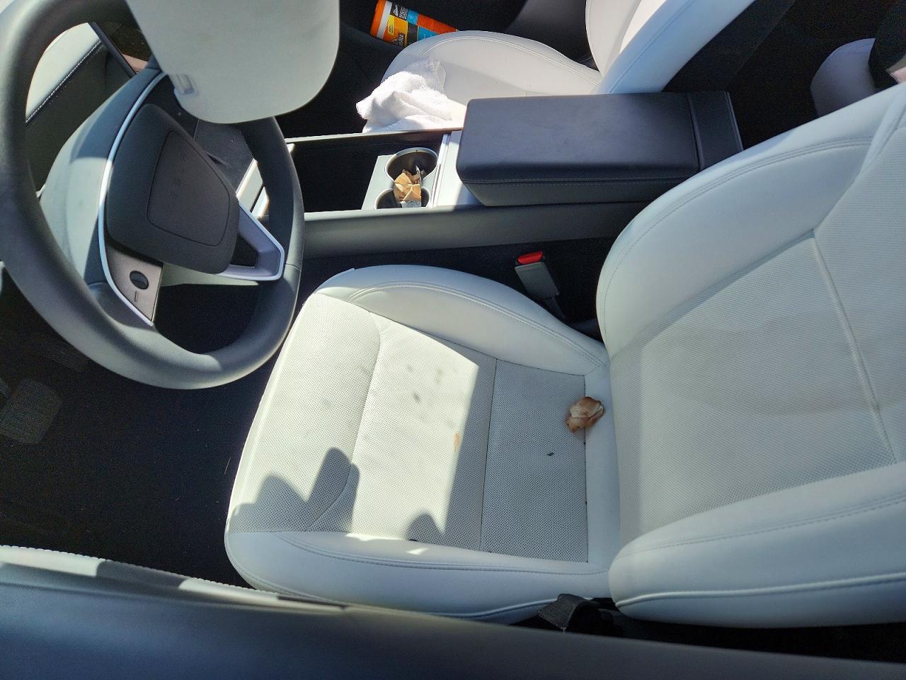 2026 Tesla Model Y - Фото 7