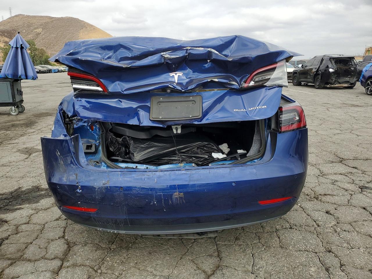 2020 Tesla Model 3 - Фото 6