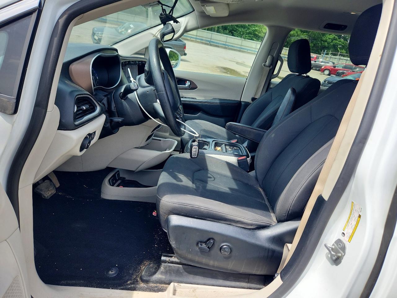 2019 Chrysler Pacifica Touring Plus - Фото 7