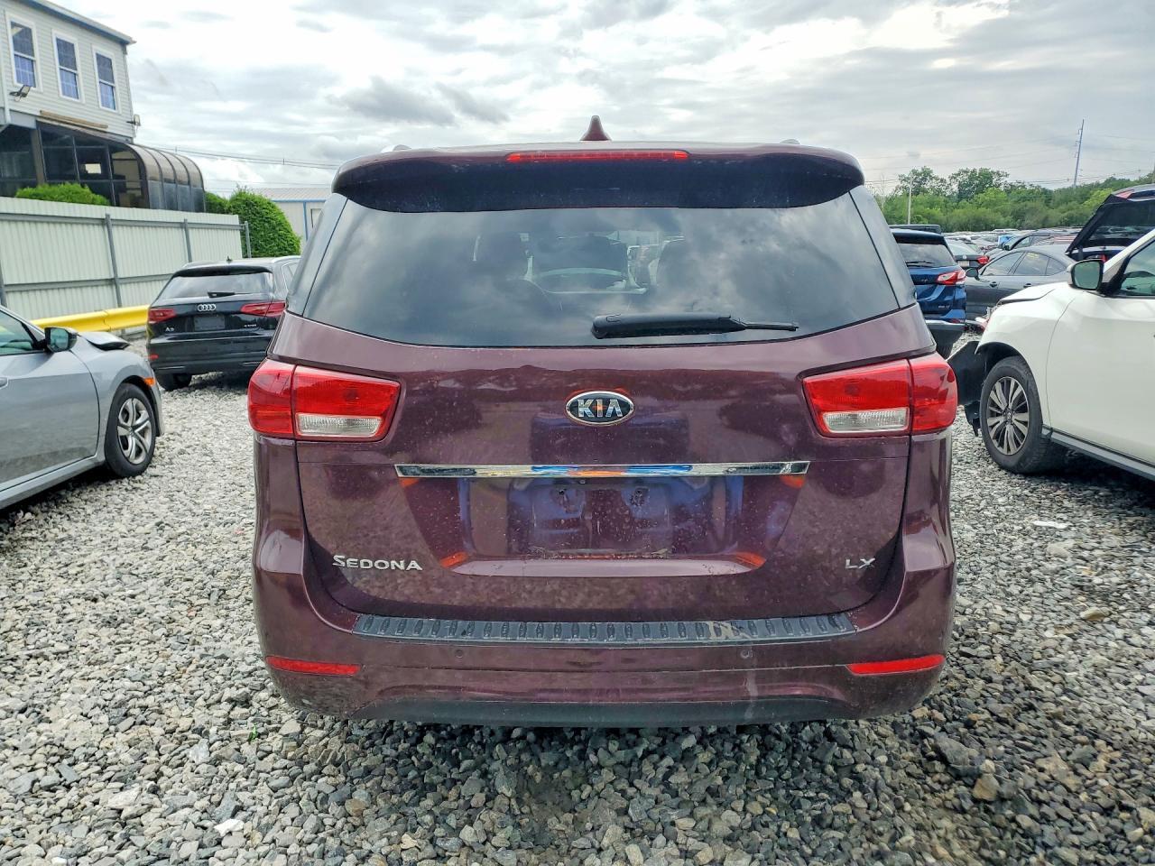 2015 Kia Sedona Lx - Фото 6