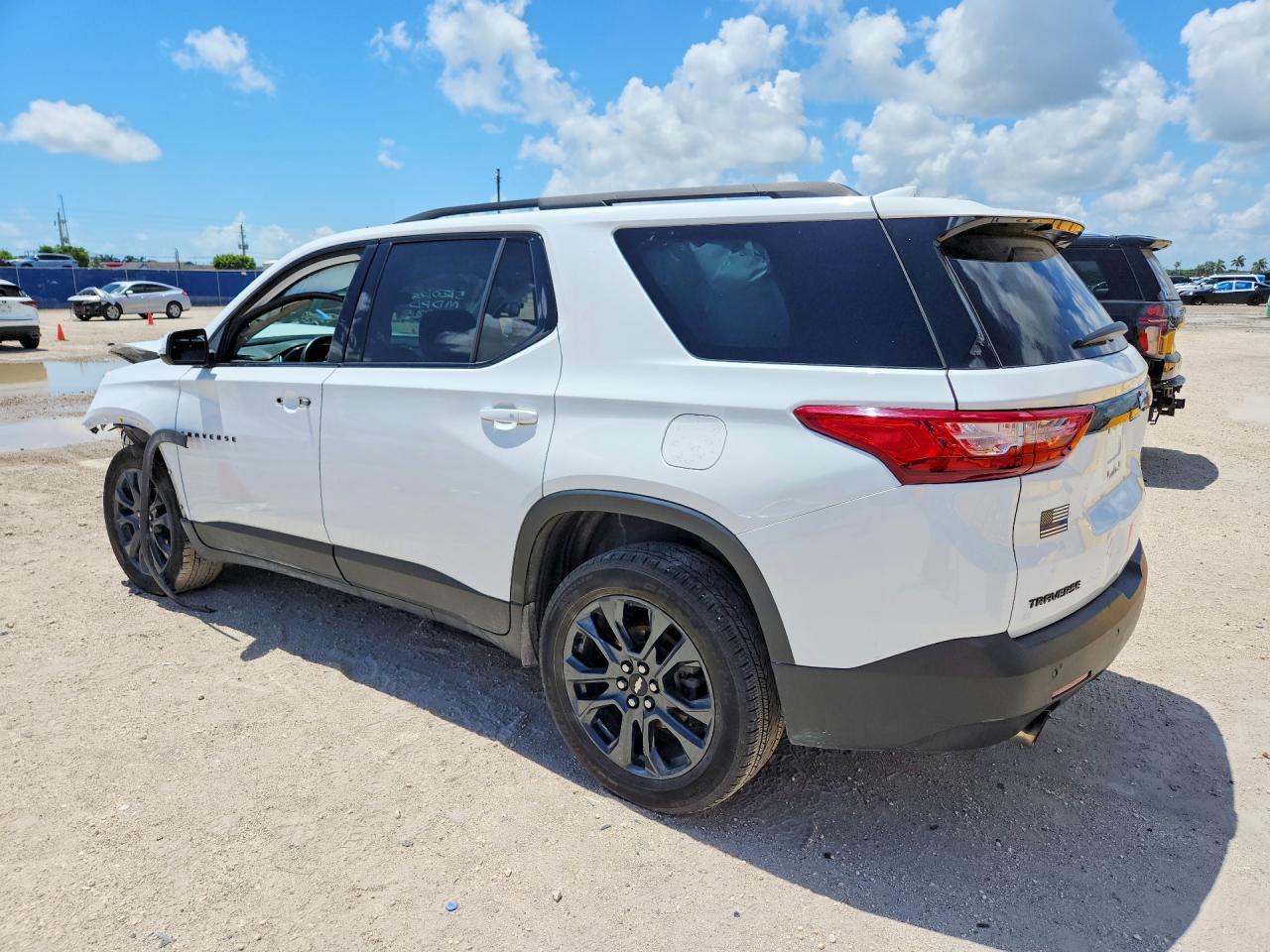 2021 Chevrolet Traverse Rs - Фото 2