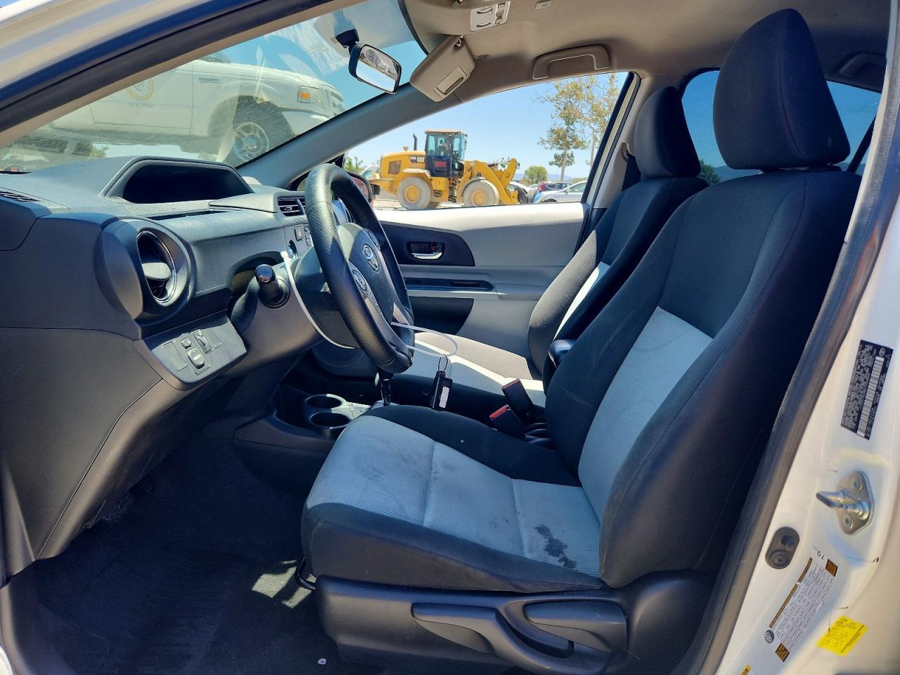 2013 Toyota Prius C - Фото 7