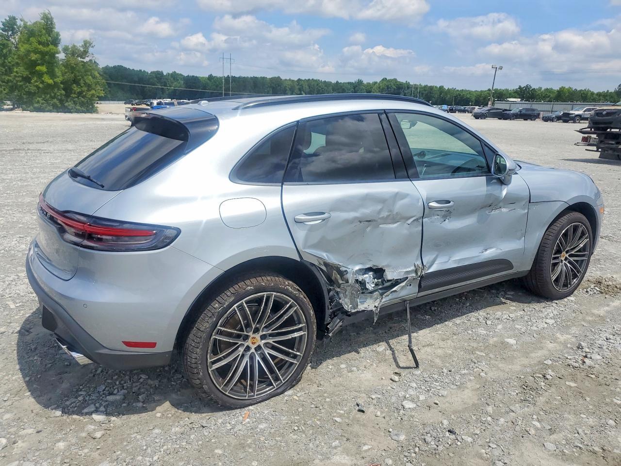 2026 Porsche Macan Base - Фото 3