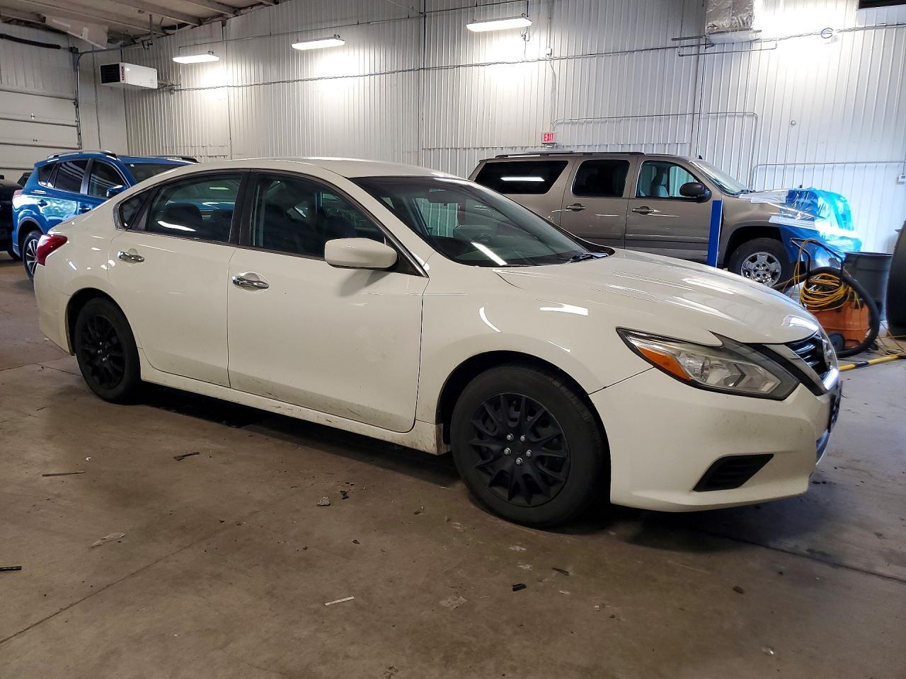 2017 Nissan Altima 2.5 S - Image 4