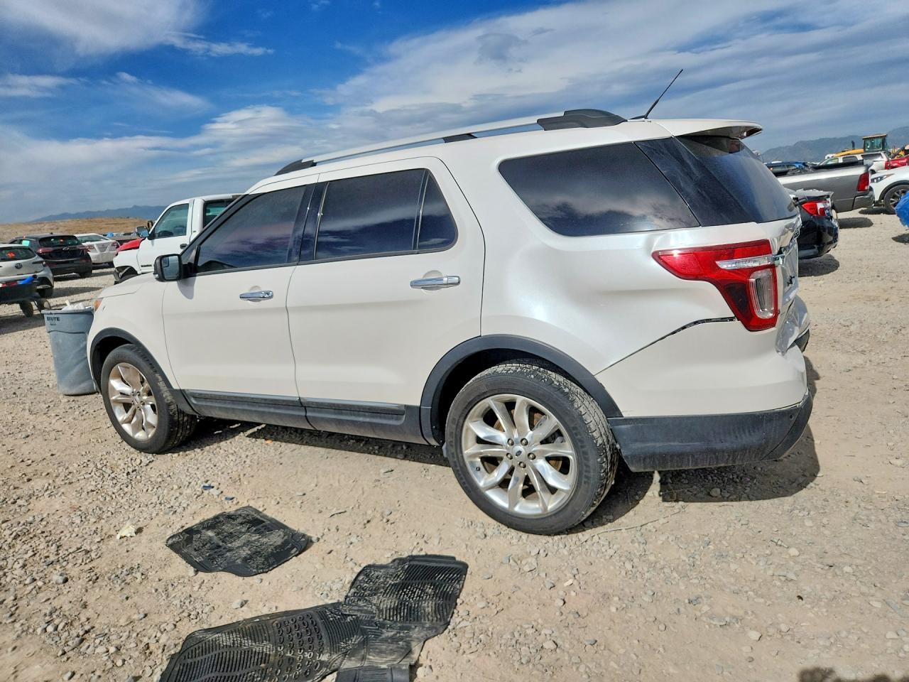 2015 Ford Explorer Xlt - Фото 2