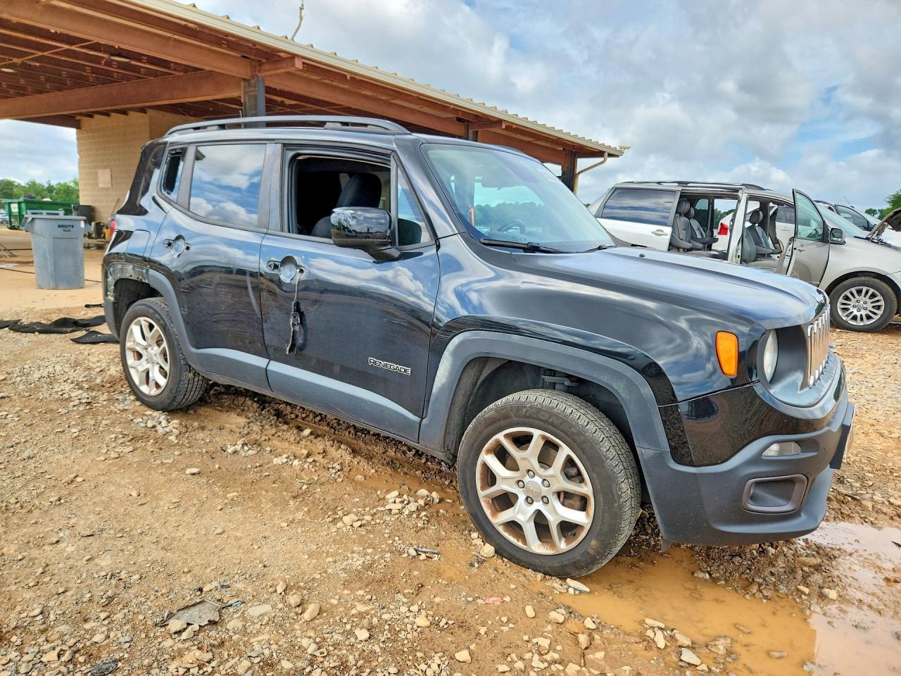 2017 Jeep Renegade Latitude - Image 4