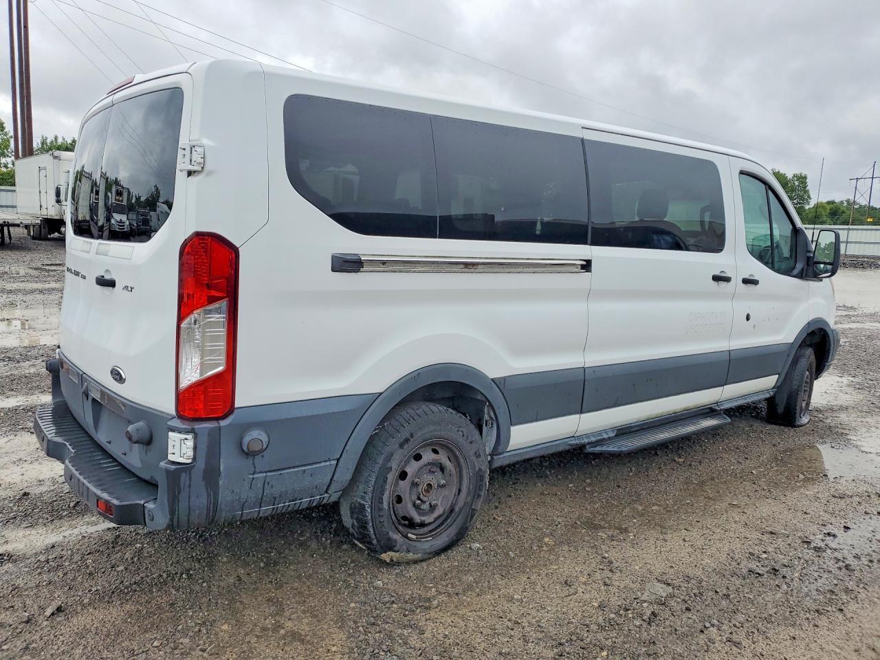 2015 Ford Transit T-350 - Фото 3