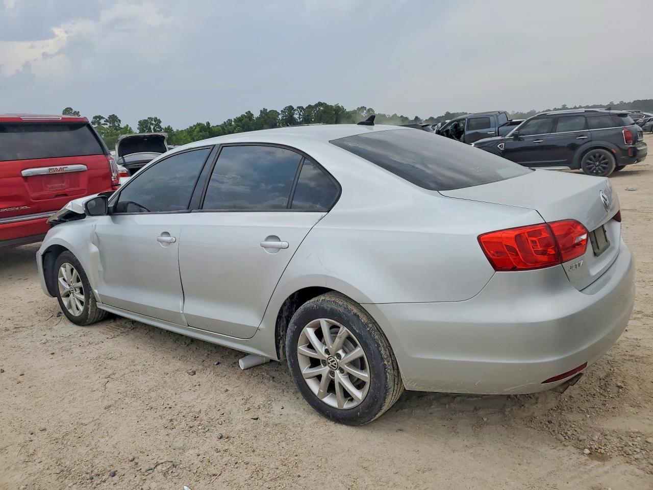 2011 Volkswagen Jetta Se - Фото 2