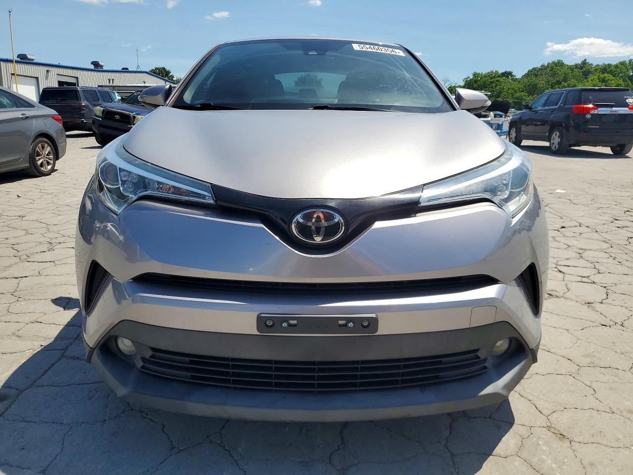 2018 Toyota C-Hr Xle Premium - Image 5
