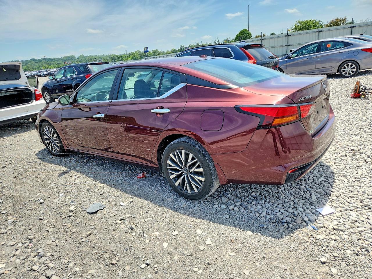 2023 Nissan Altima Sv - Фото 2