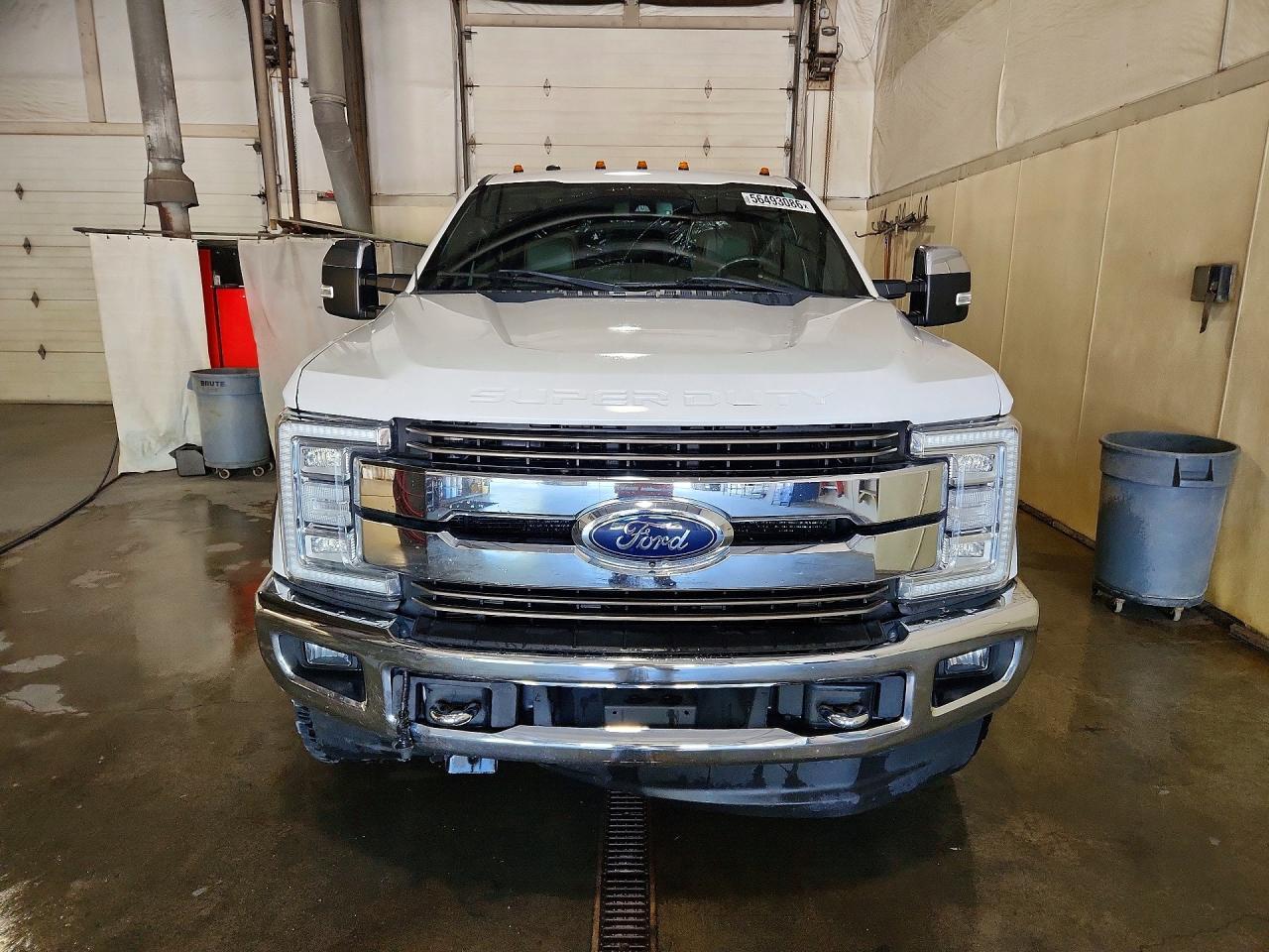 2017 Ford F350 Super Duty - Фото 5
