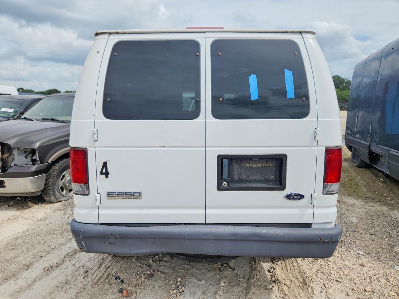 2007 Ford Econoline E250 Van - Фото 6