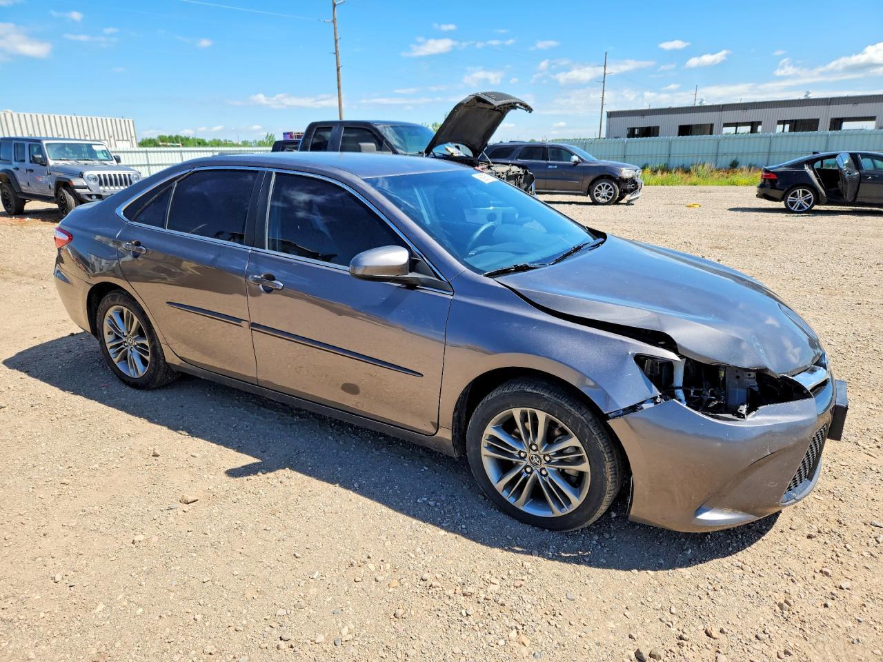 2017 Toyota Camry Se - Фото 4