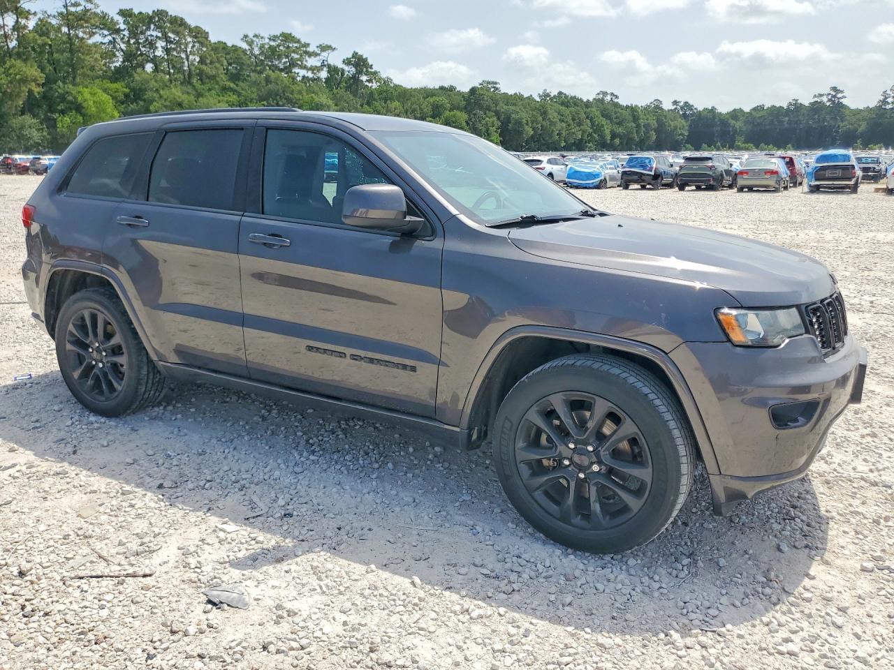 2021 Jeep Grand Cherokee Laredo - Image 4