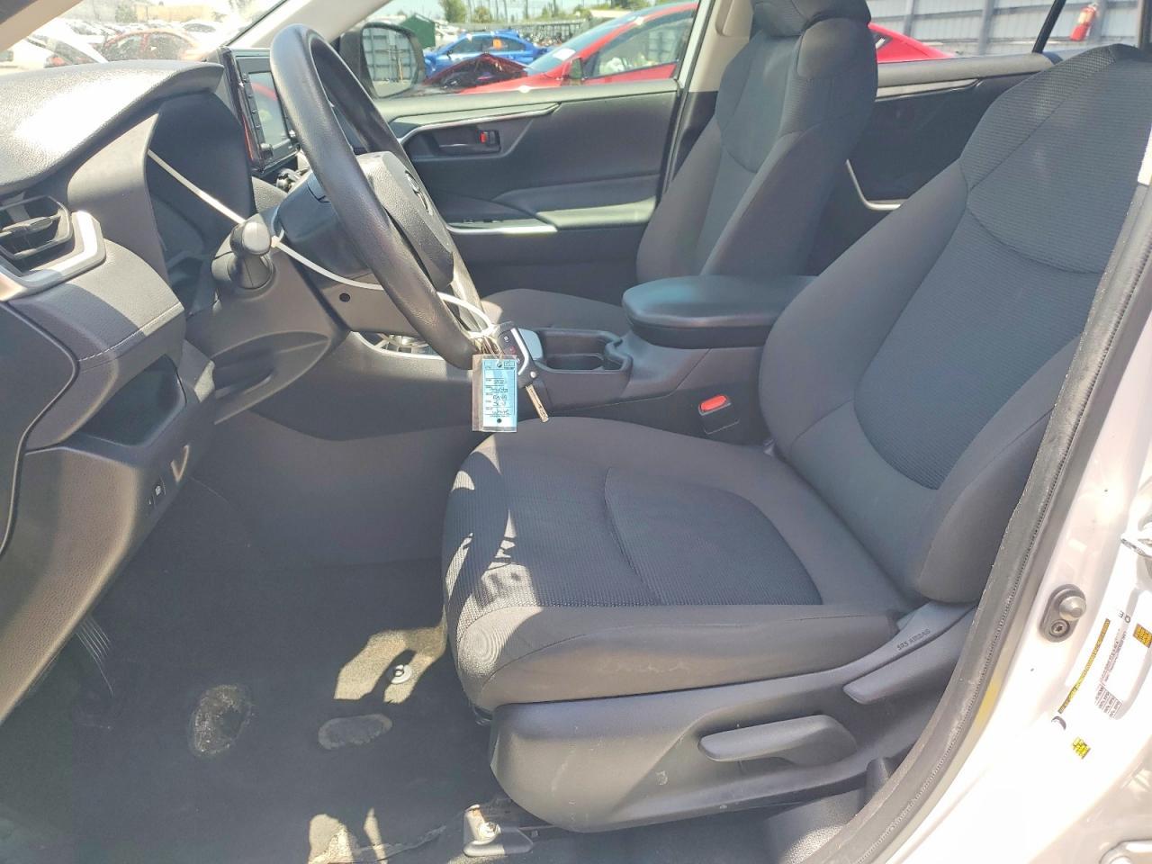 2021 Toyota Rav4 Le - Image 7