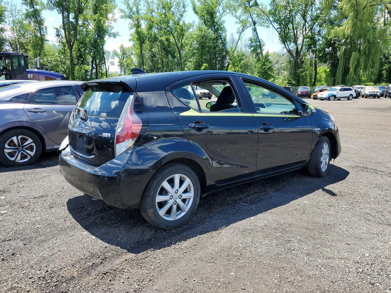 2016 Toyota Prius C Persona Special Edition - Фото 3
