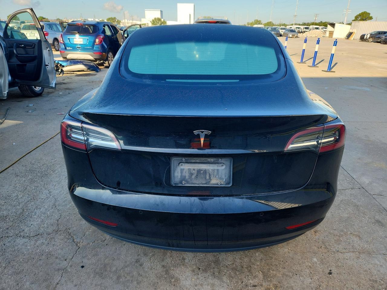 2022 Tesla Model 3 - Фото 6