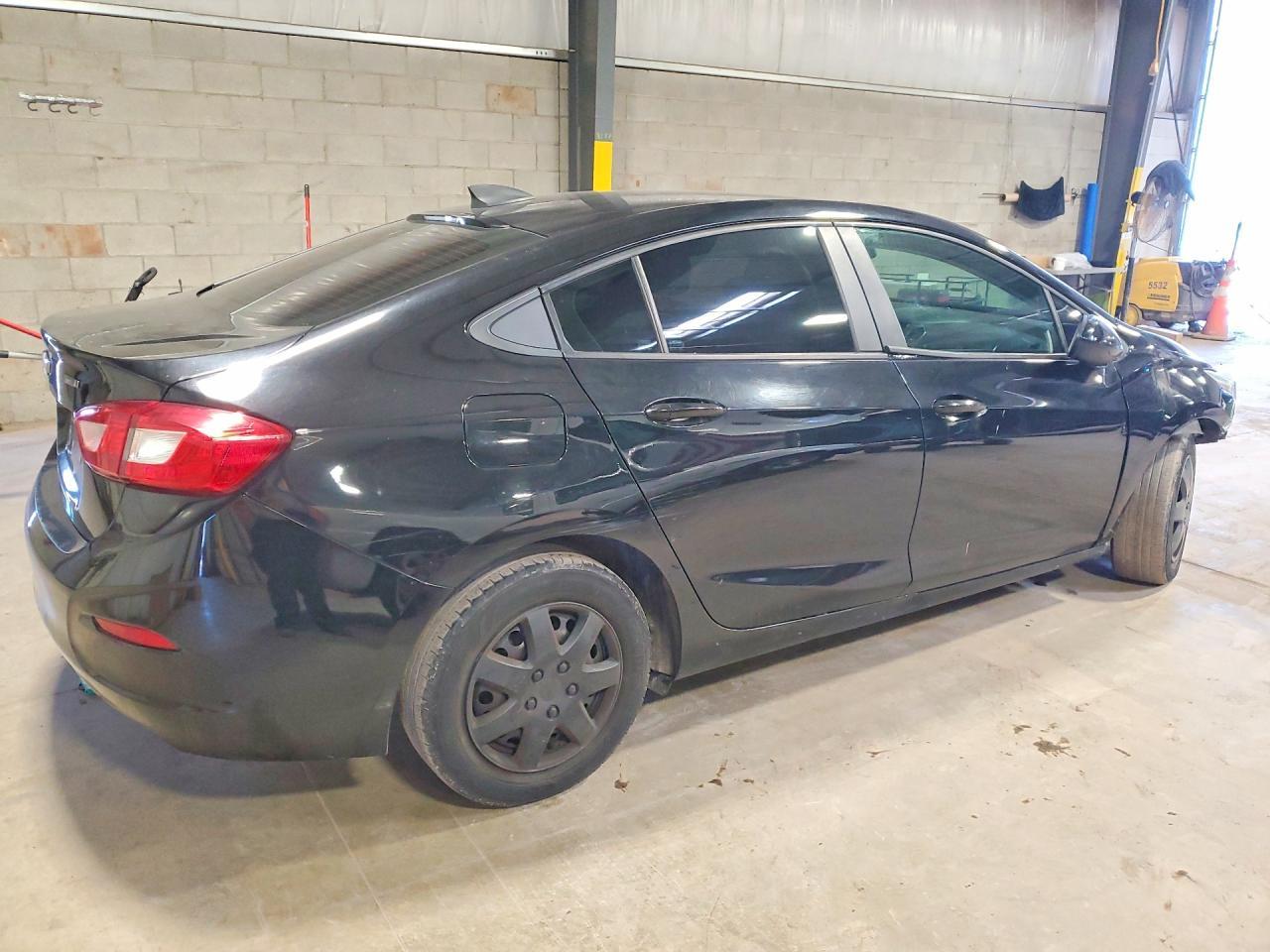 2019 Chevrolet Cruze Ls - Фото 3