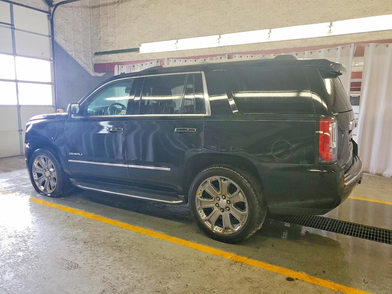 2015 GMC Yukon Denali - Фото 2