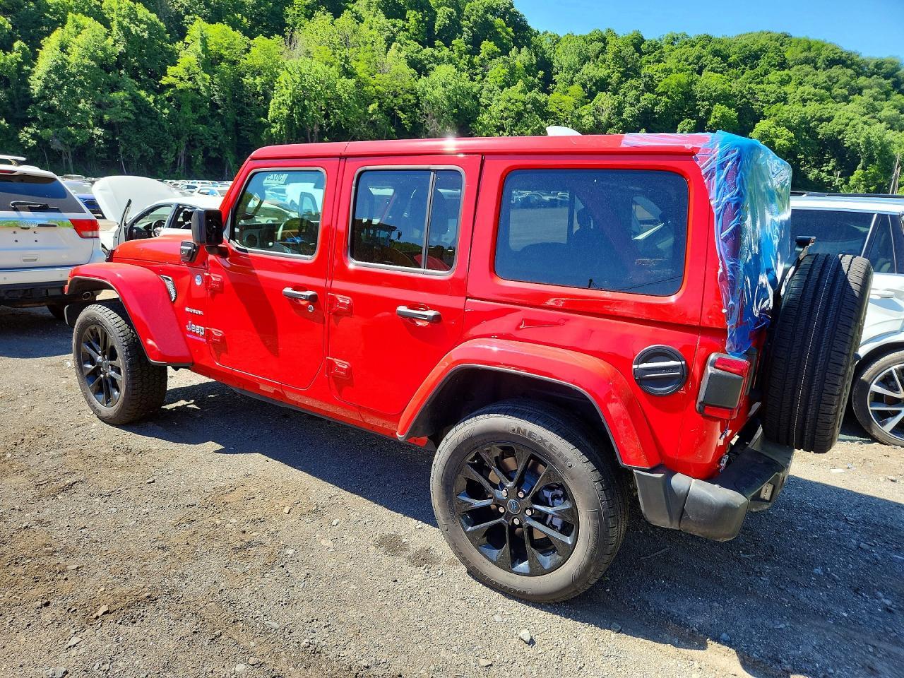2024 Jeep Wrangler Sahara 4Xe - Фото 2