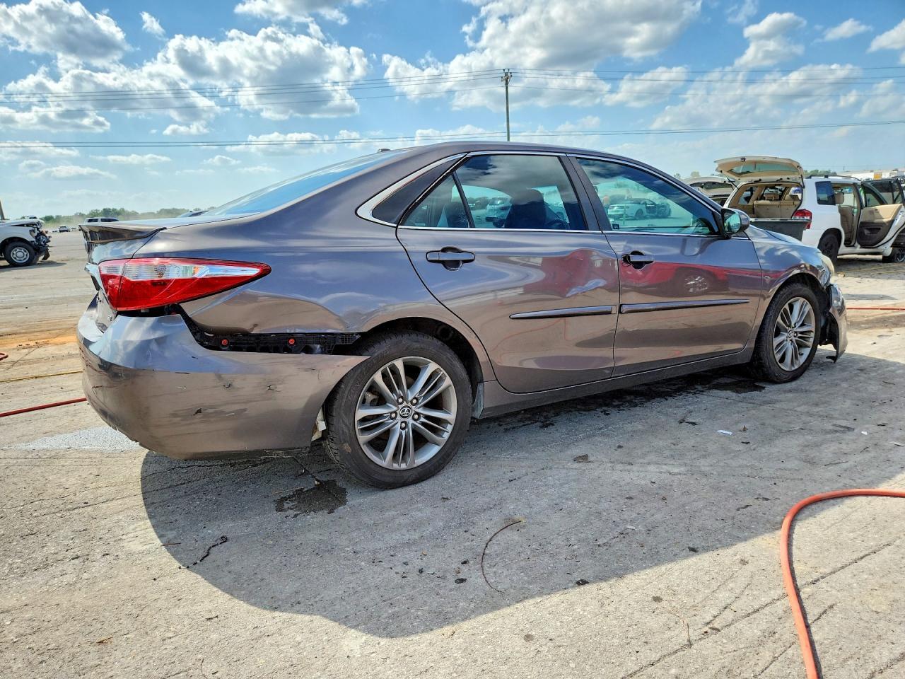 2015 Toyota Camry Se - Фото 3