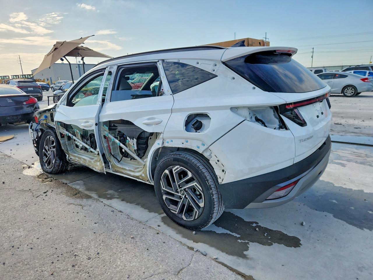2025 Hyundai Tucson Limited - Image 2
