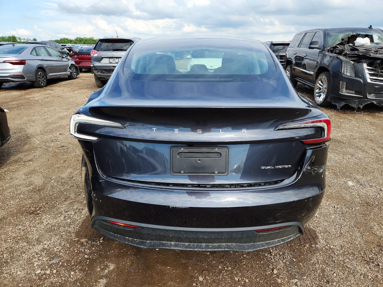 2024 Tesla Model 3 - Фото 6
