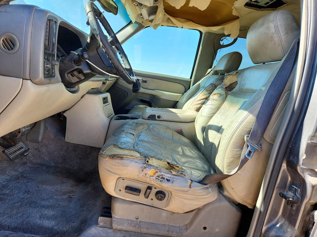 2002 Chevrolet Suburban - Image 7