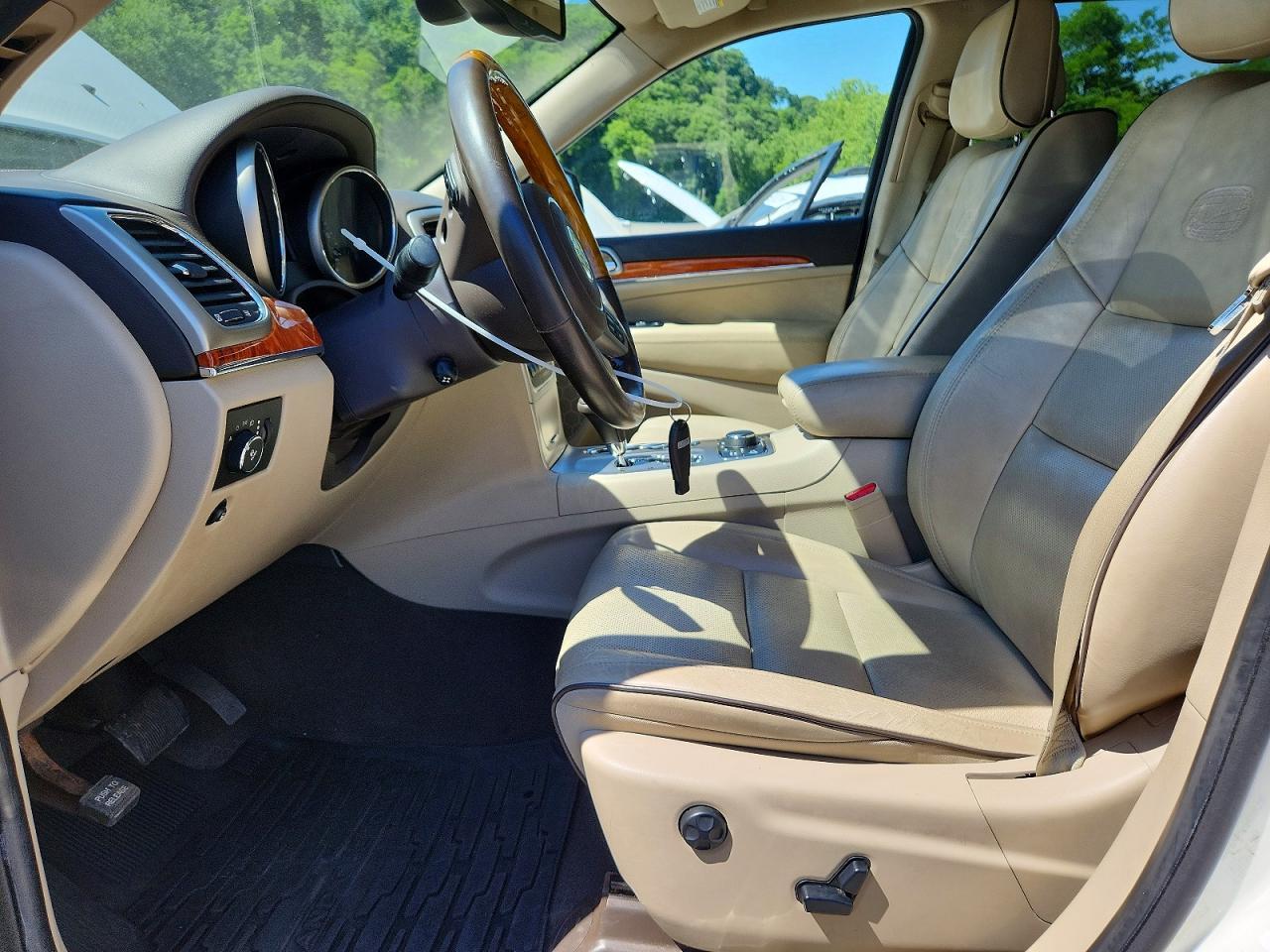 2011 Jeep Grand Cherokee Overland - Фото 7