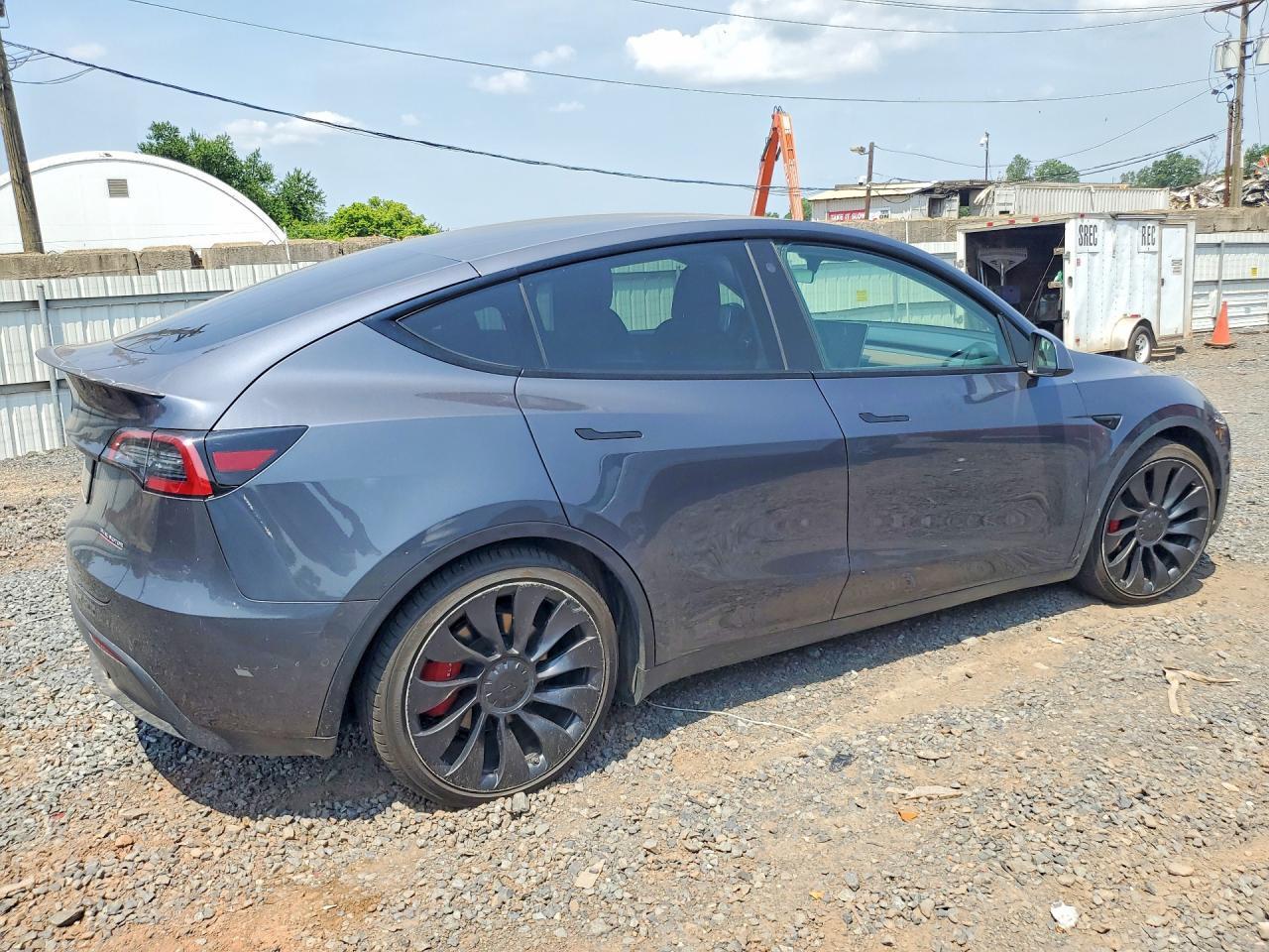 2022 Tesla Model Y - Фото 3
