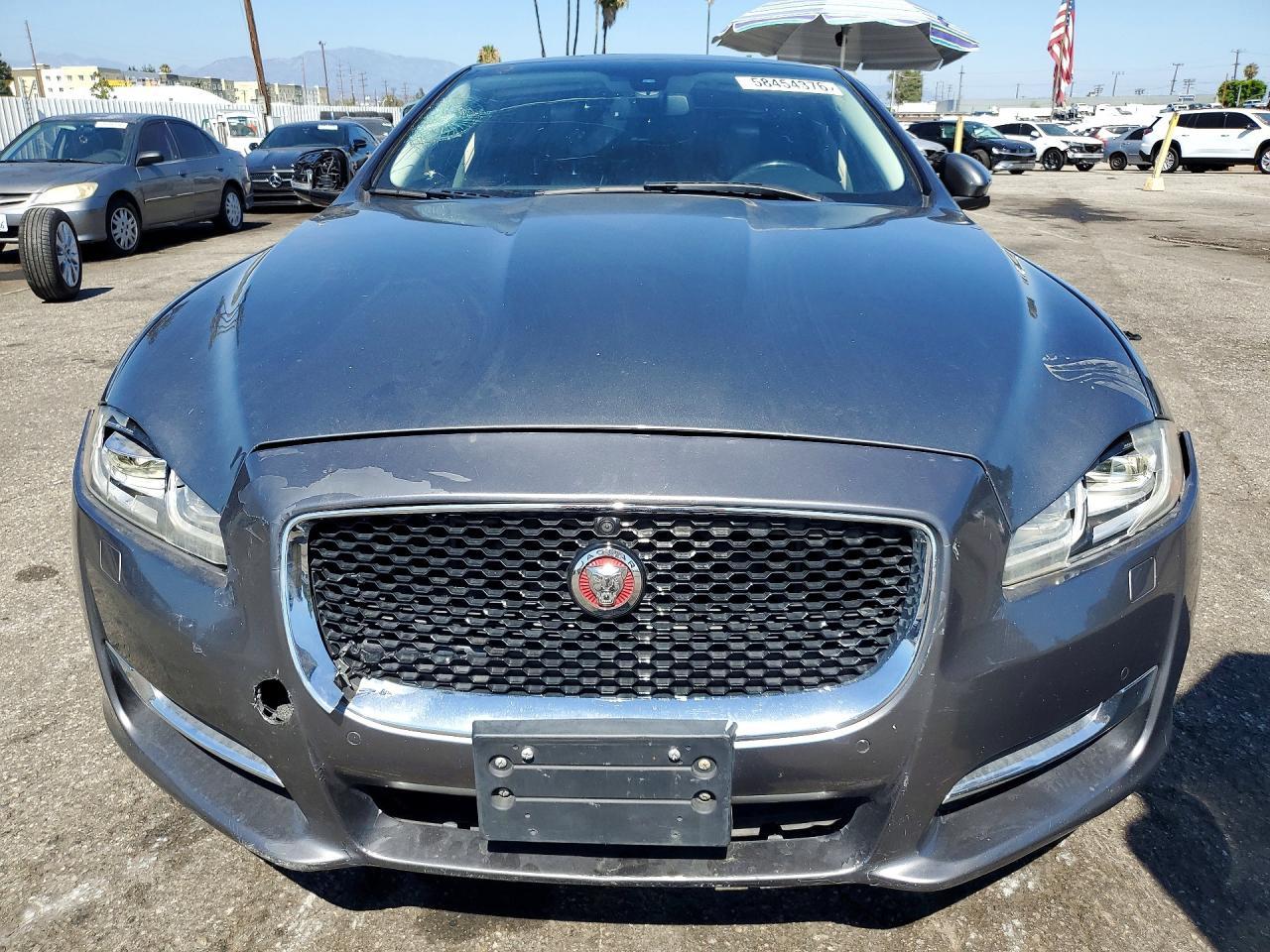 2016 Jaguar Xj - Image 5