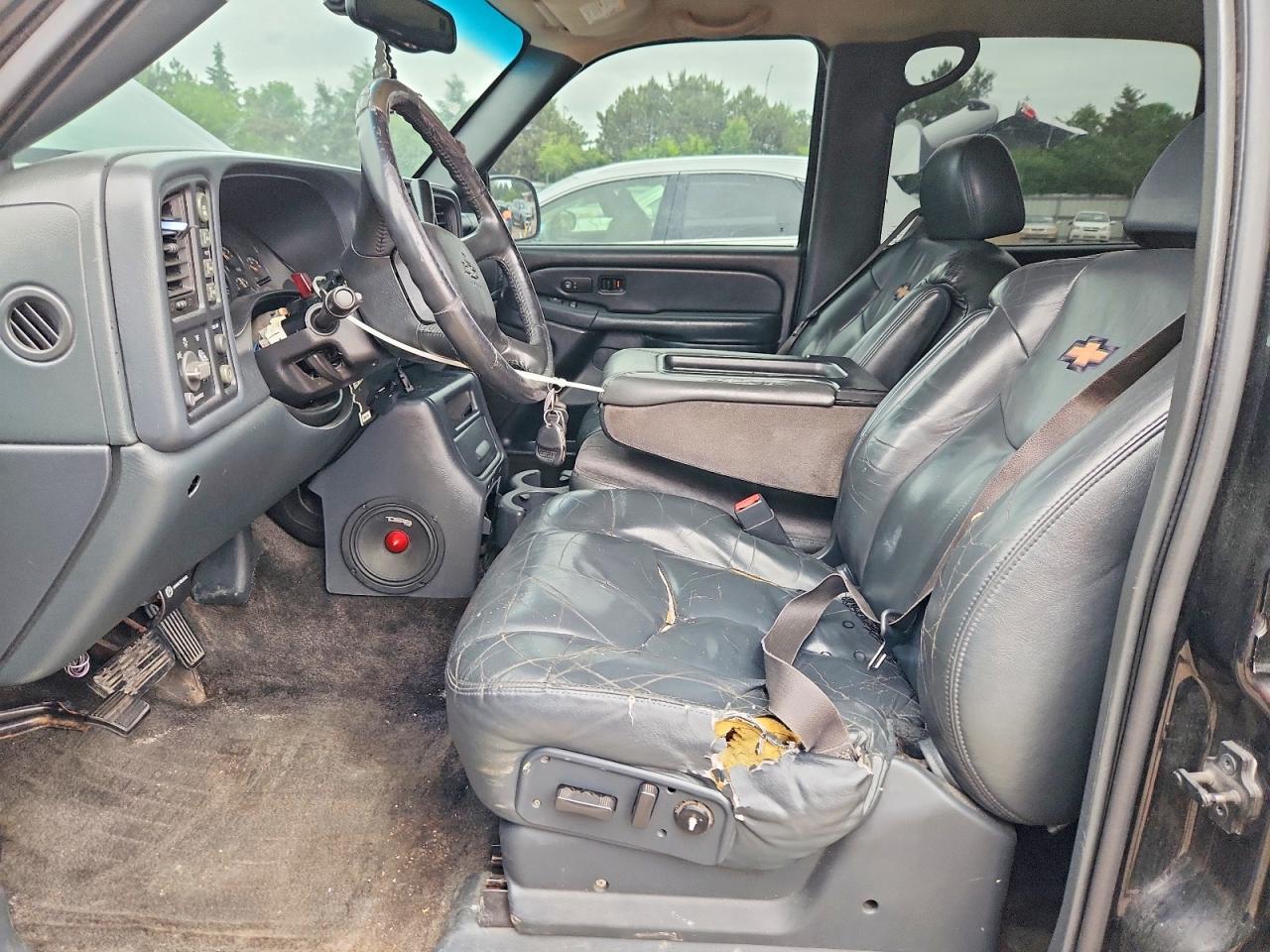 2002 Chevrolet Avalanche K1500 - Image 7