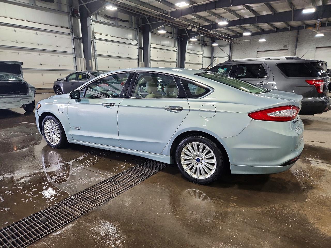 2013 Ford Fusion Se Phev - Image 2