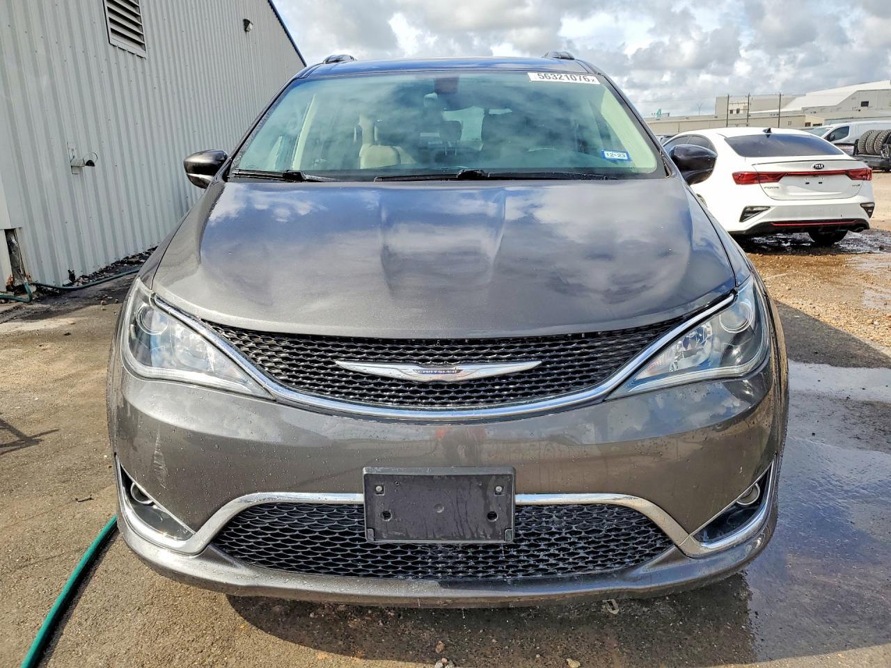 2017 Chrysler Pacifica Touring L - Image 5