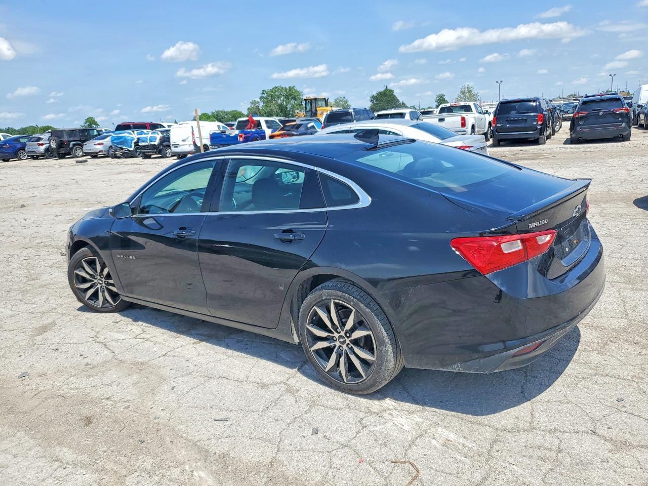 2018 Chevrolet Malibu Lt - Image 2