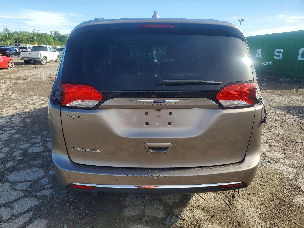 2017 Chrysler Pacifica Touring L - Фото 6