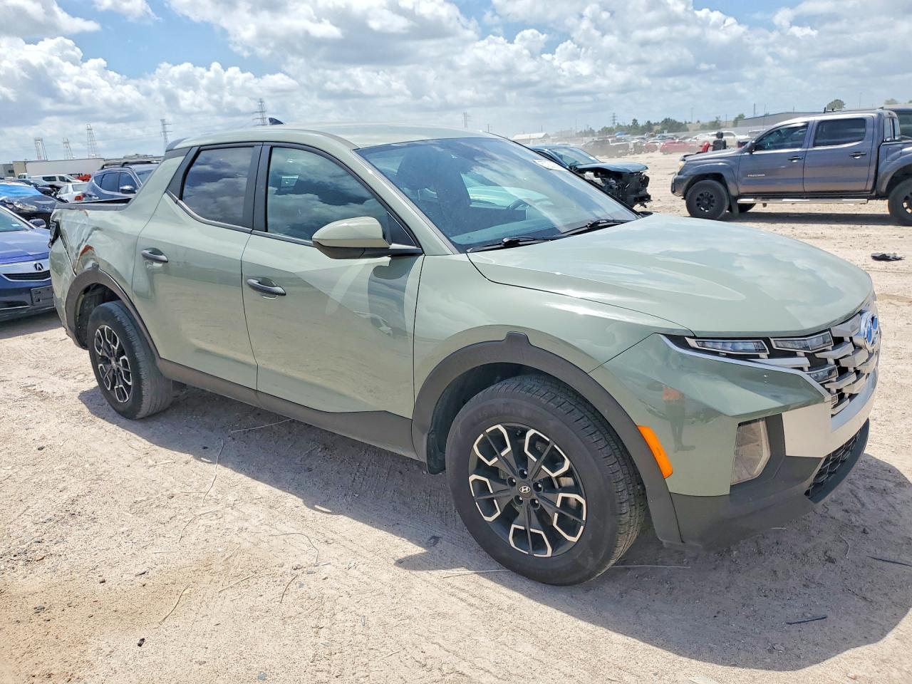 2024 Hyundai Santa Cruz Se - Image 4