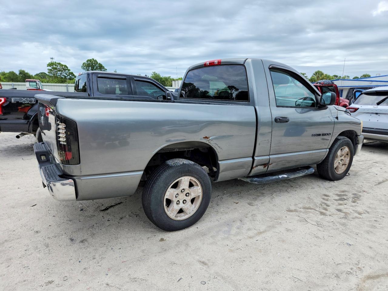 2007 Dodge Ram 1500 St - Image 3