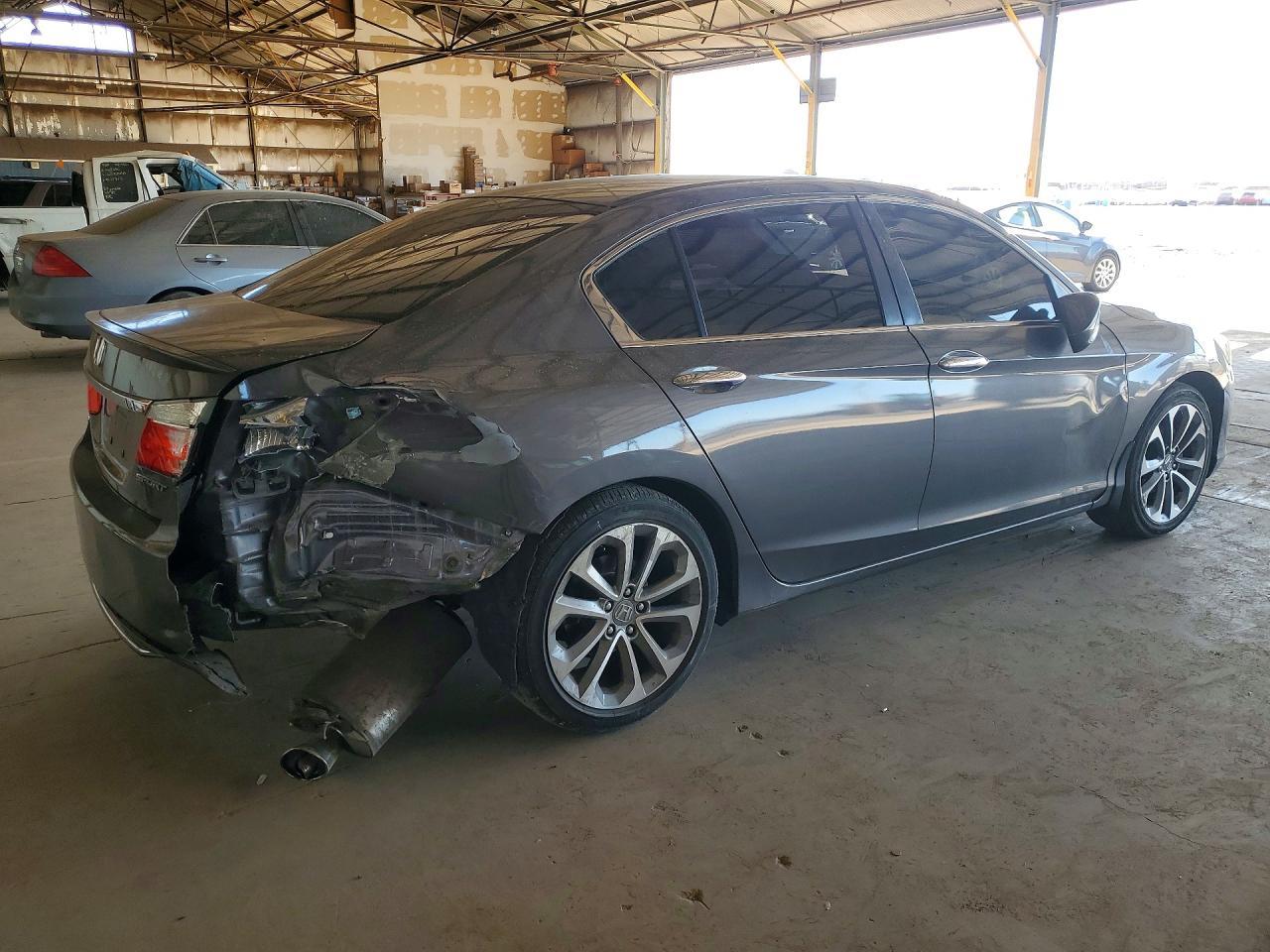 2015 Honda Accord Sport - Image 3
