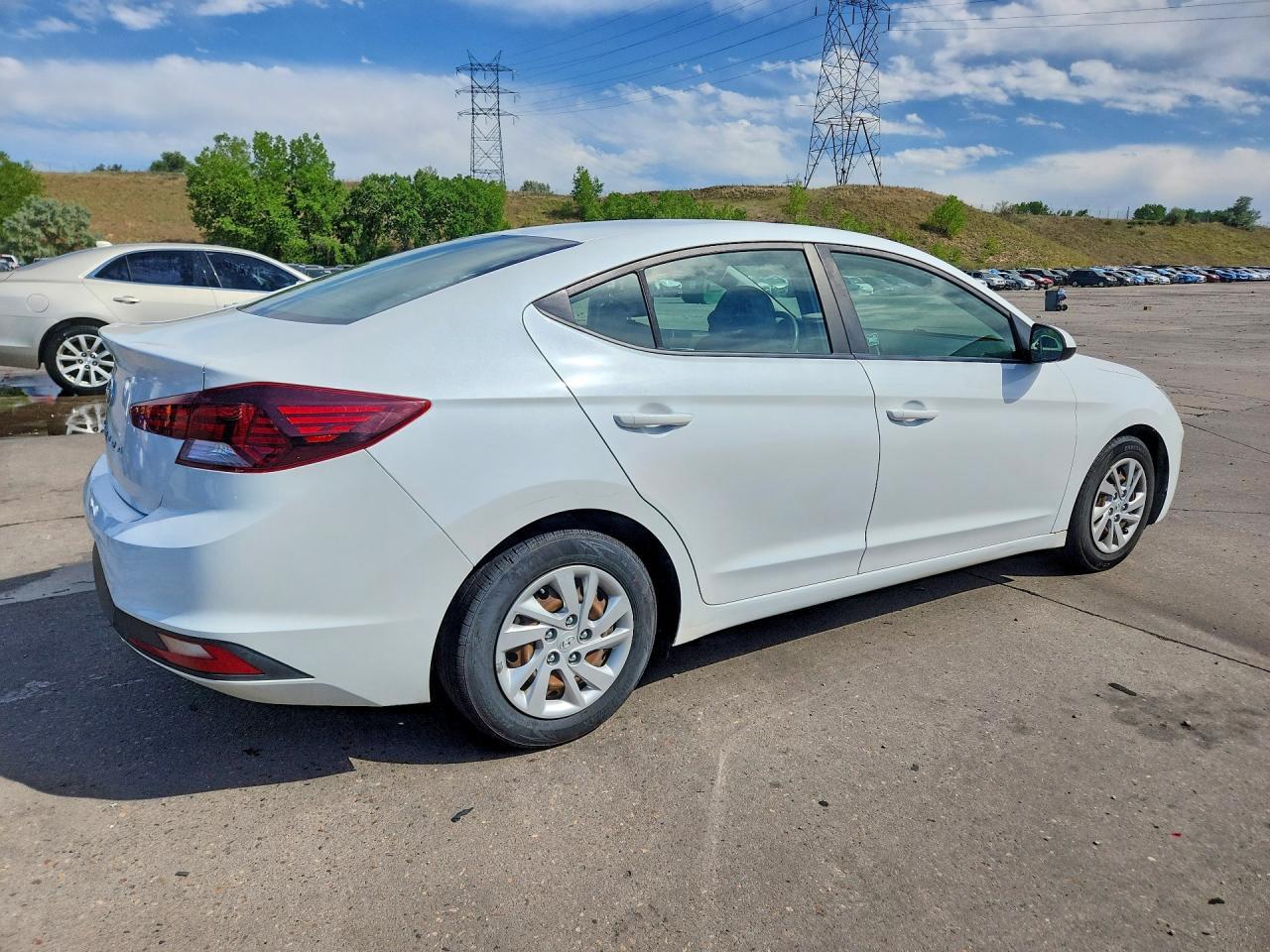 2019 Hyundai Elantra Se - Фото 3