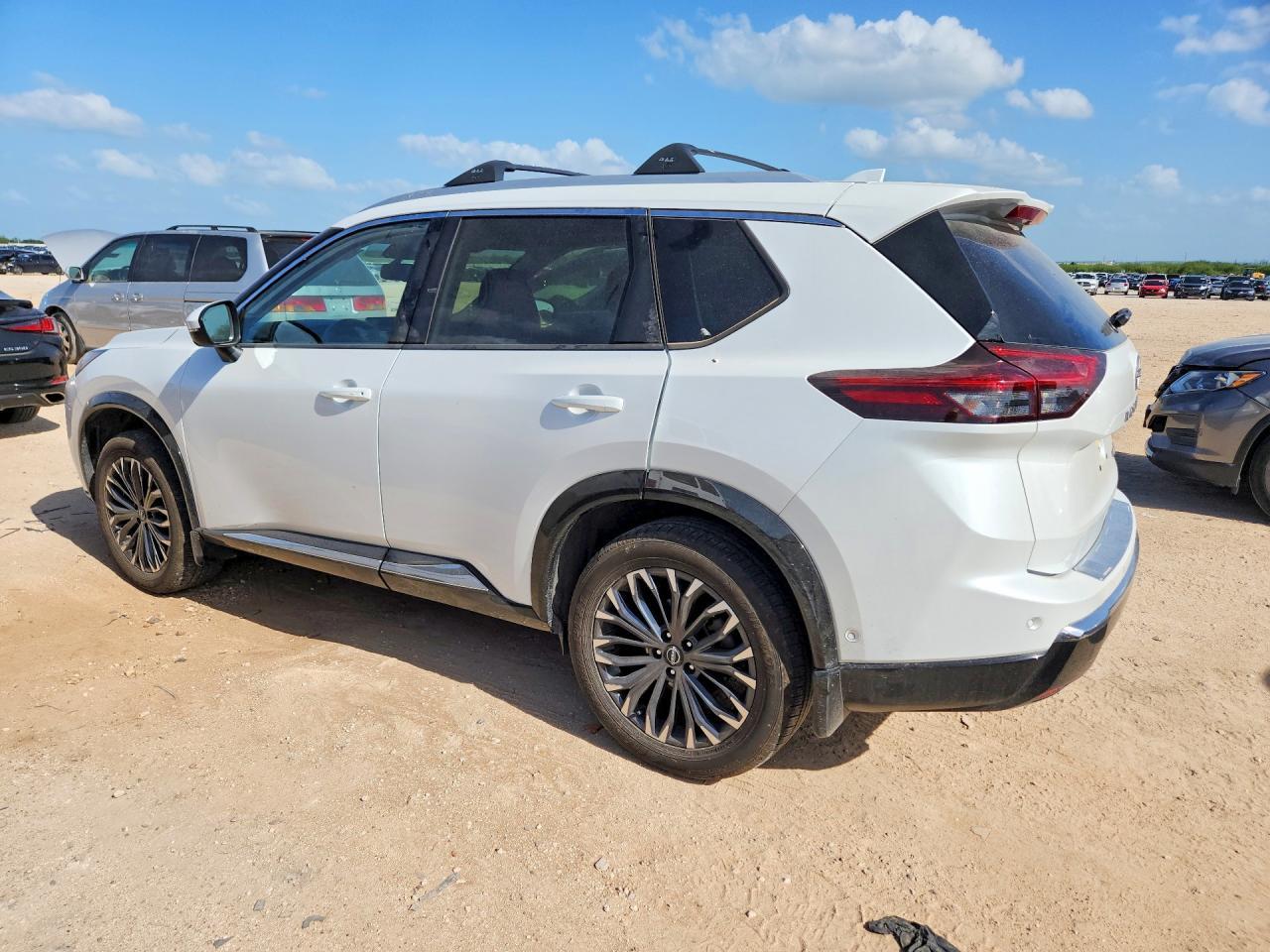 2025 Nissan Rogue Platinum - Image 2