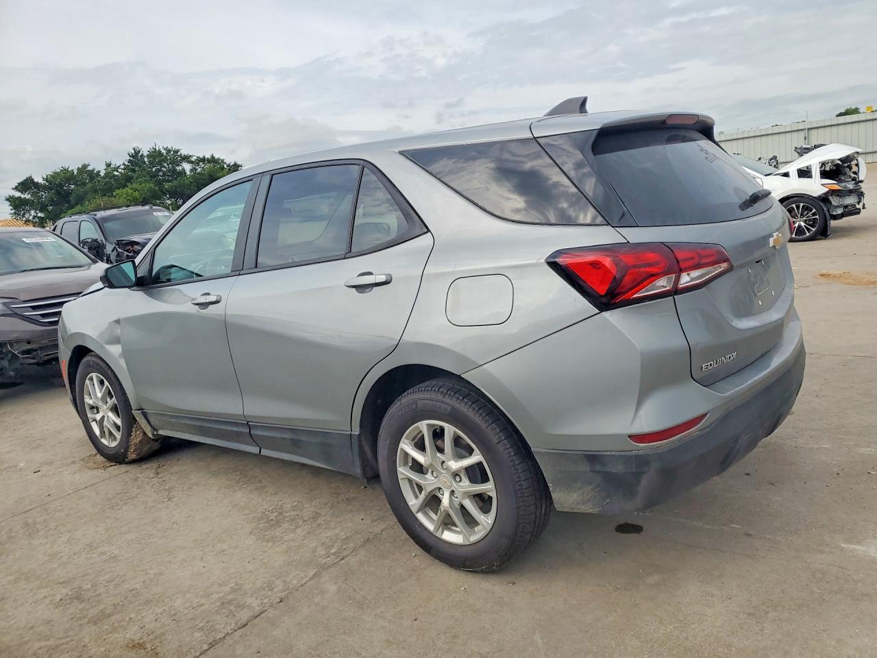 2024 Chevrolet Equinox Ls - Фото 2