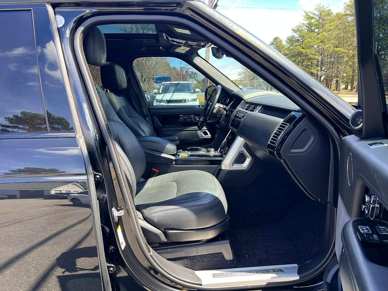 2019 Land Rover Range Rover Supercharged - Image 5
