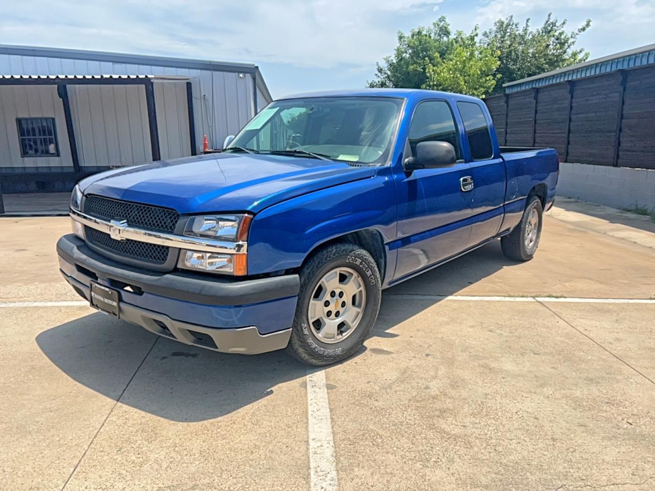 2004 Chevrolet Silverado C1500 - Image 2